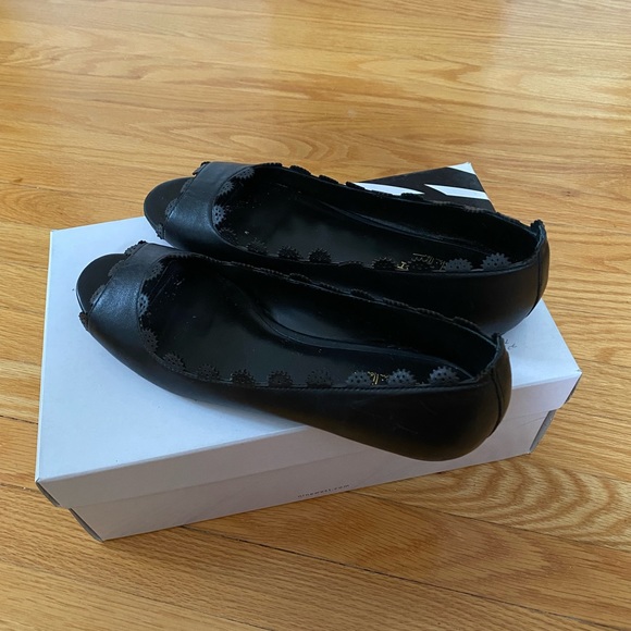 Nicole Miller x Artelier Black Open Toe Ballet Flat with Lace Detailing🤩🥿 - Picture 4 of 4